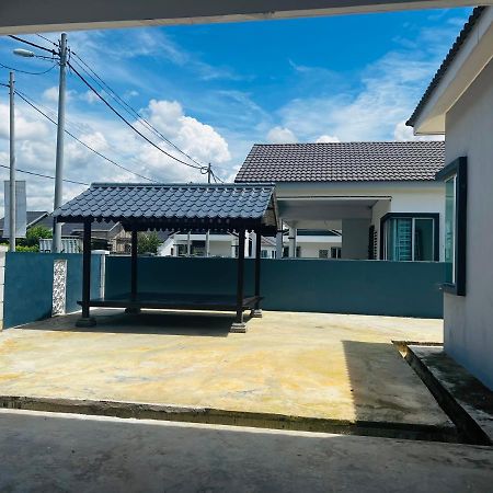 Villa Pool Kepala Batas Kampong Hilir  外观 照片