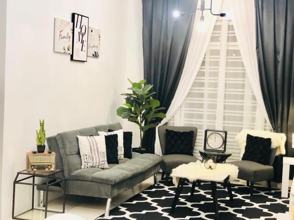 Villa Pool Kepala Batas Kampong Hilir  外观 照片