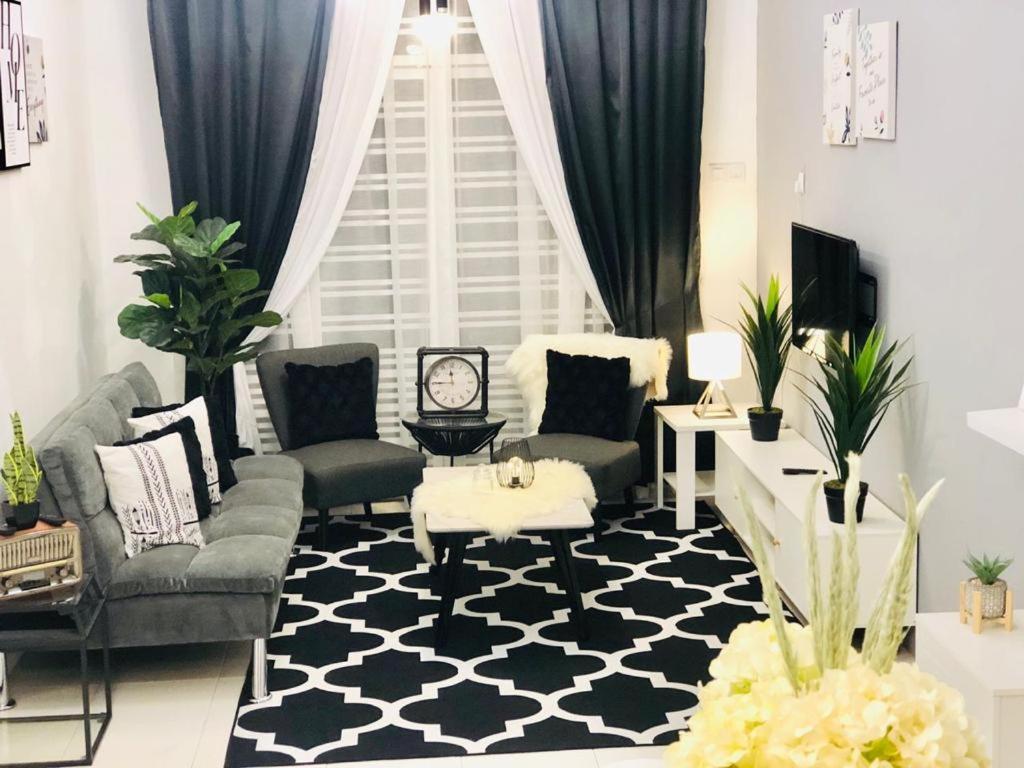Villa Pool Kepala Batas Kampong Hilir  外观 照片