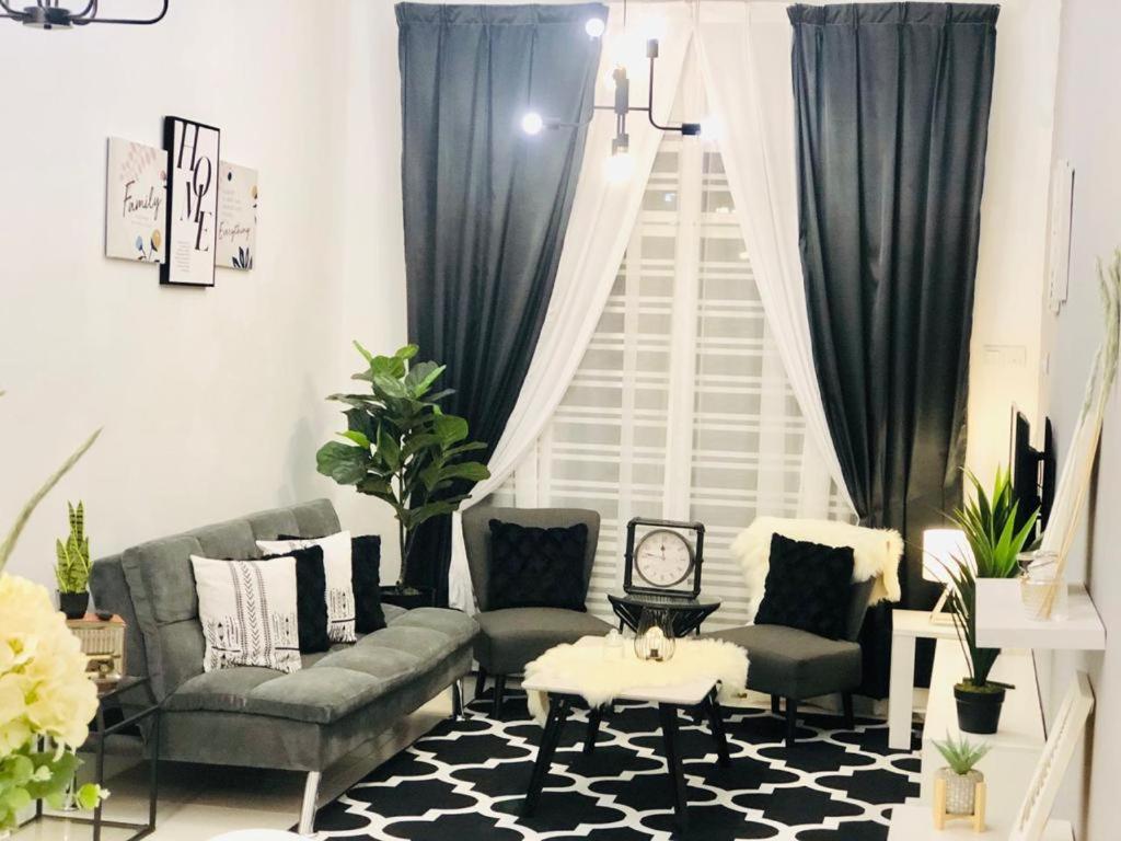 Villa Pool Kepala Batas Kampong Hilir  外观 照片
