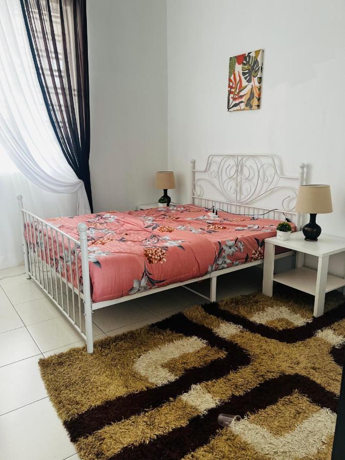 Villa Pool Kepala Batas Kampong Hilir  外观 照片