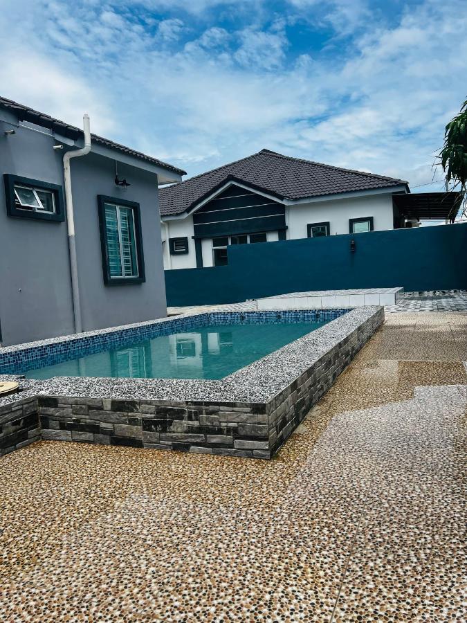 Villa Pool Kepala Batas Kampong Hilir  外观 照片