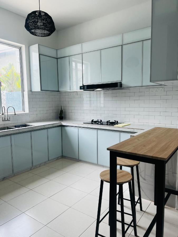Villa Pool Kepala Batas Kampong Hilir  外观 照片