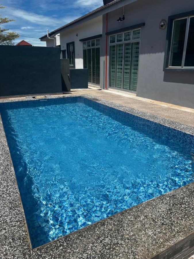 Villa Pool Kepala Batas Kampong Hilir  外观 照片